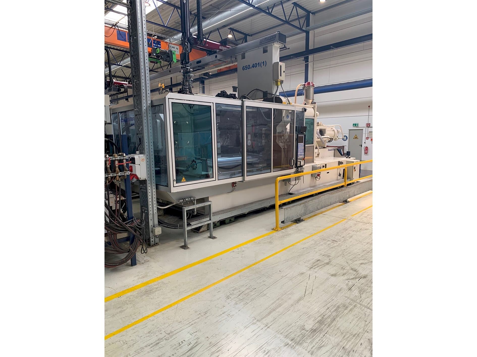 Front view of Krauss Maffei 650-2700-520 CL  machine