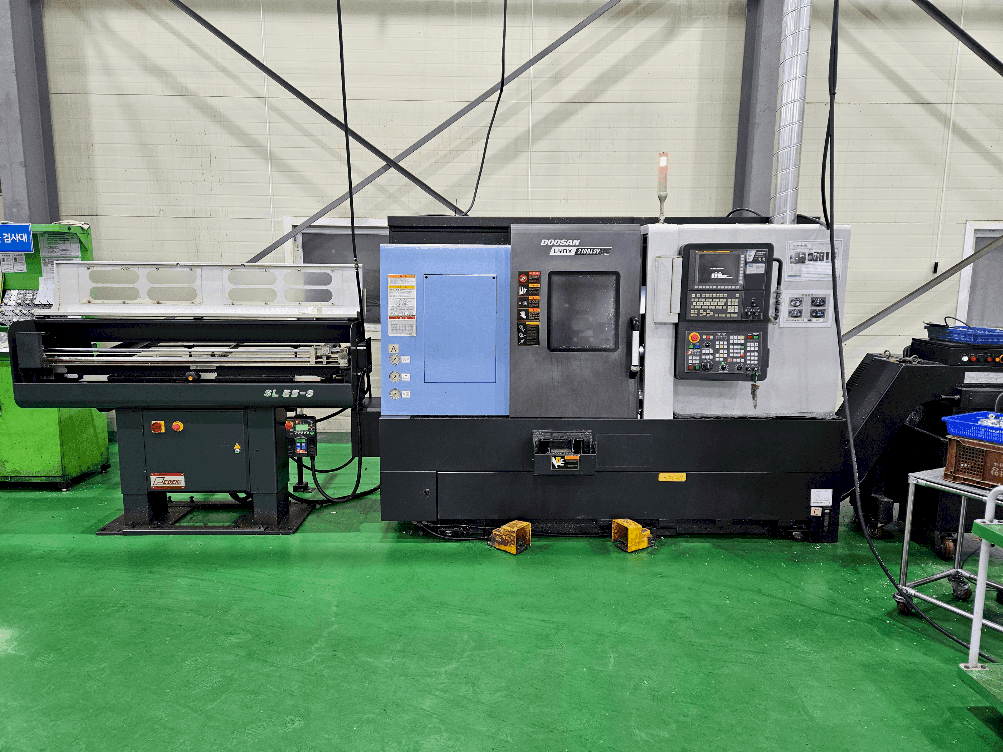 Front view of DOOSAN LYNX 2100 LSYB  machine