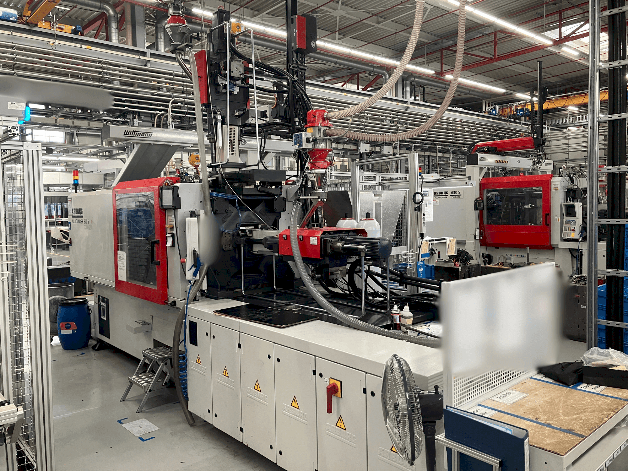 Front view of Arburg Allrounder 570 S 2200-290 / 170  machine