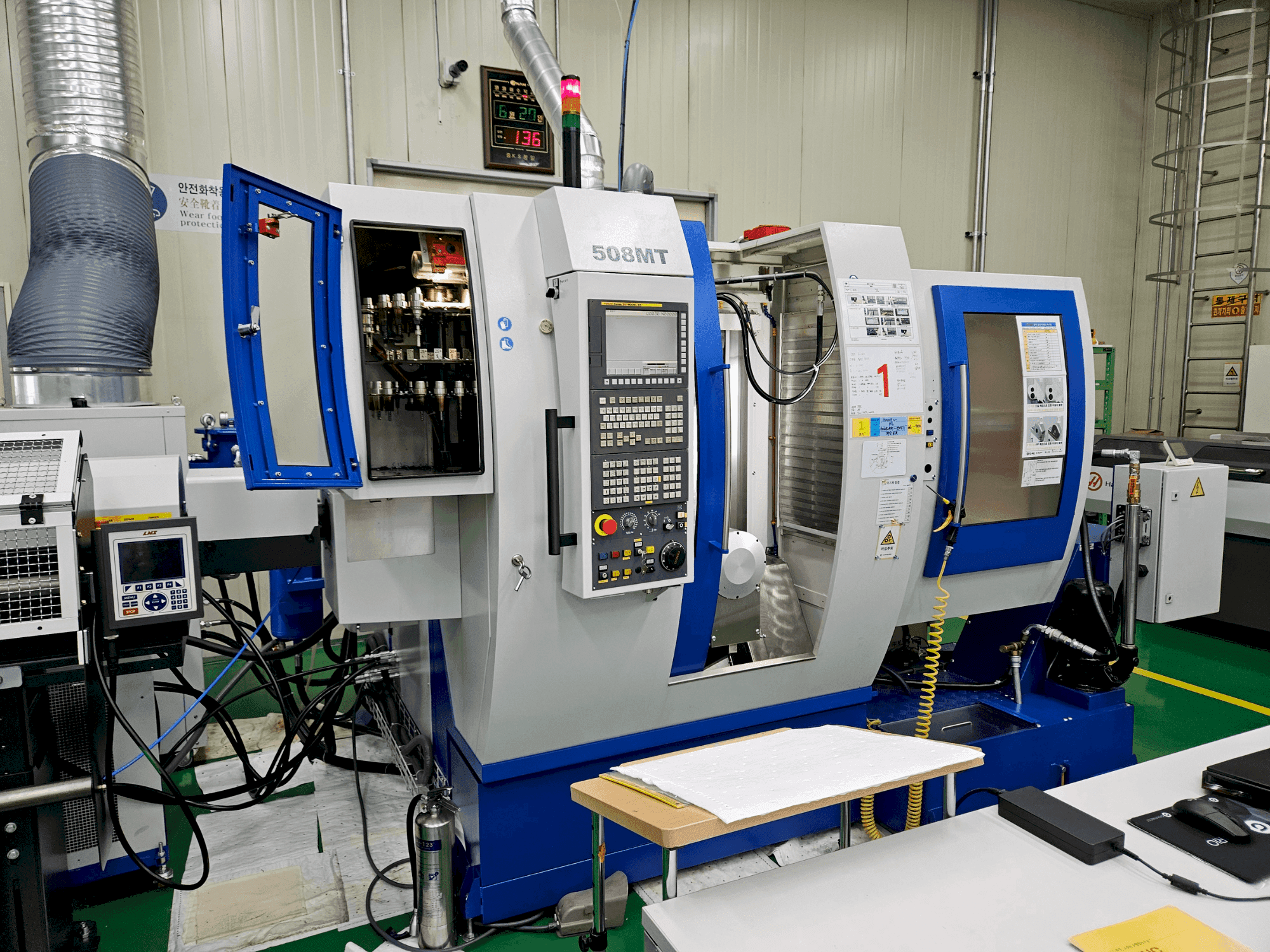 Front view of WILLEMIN-MACODEL 508MT  machine