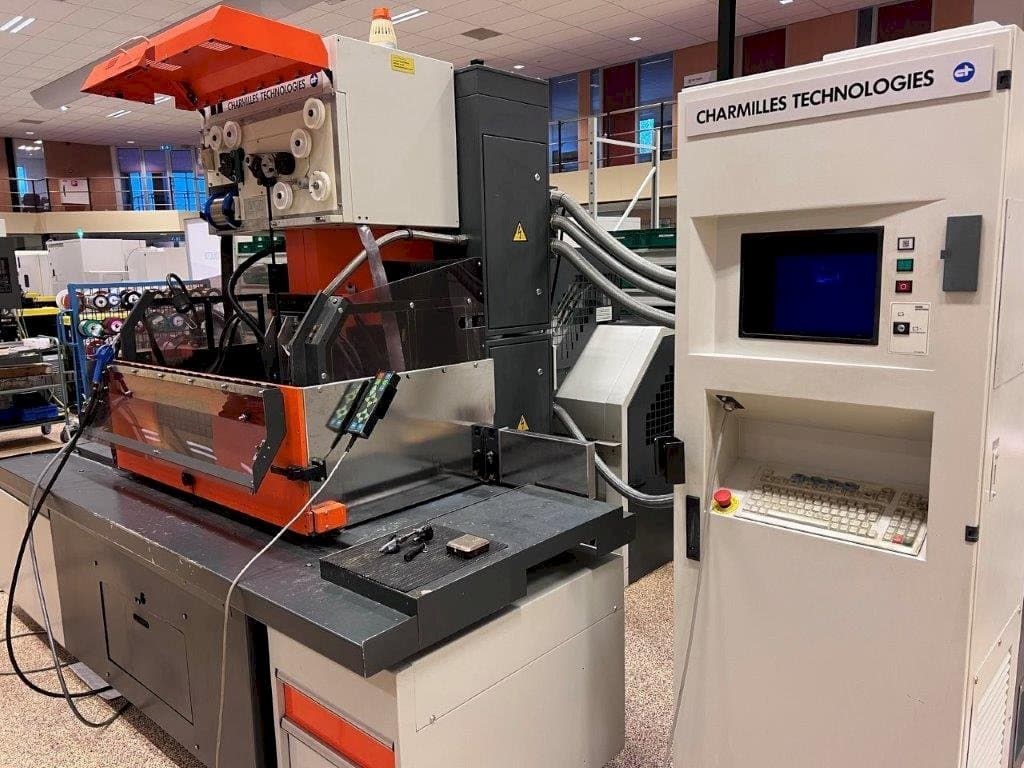 Front view of CHARMILLES Robofil FI6020 CSL2  machine