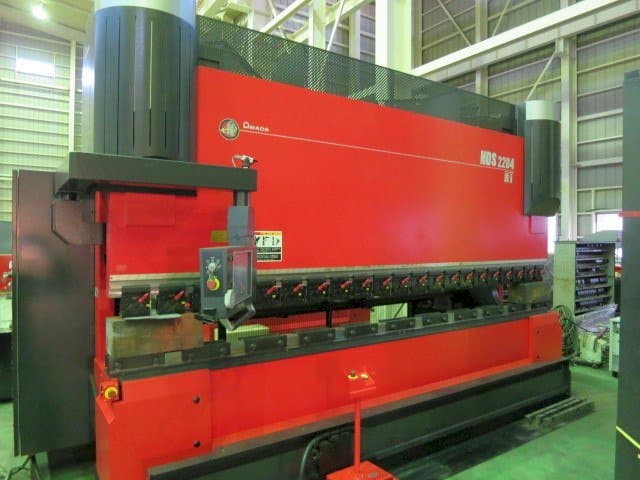 Left side view of AMADA HDS 2204NT  machine