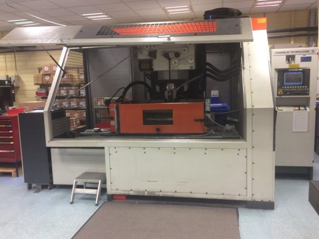 Front view of CHARMILLES Robofil 4020 SI  machine