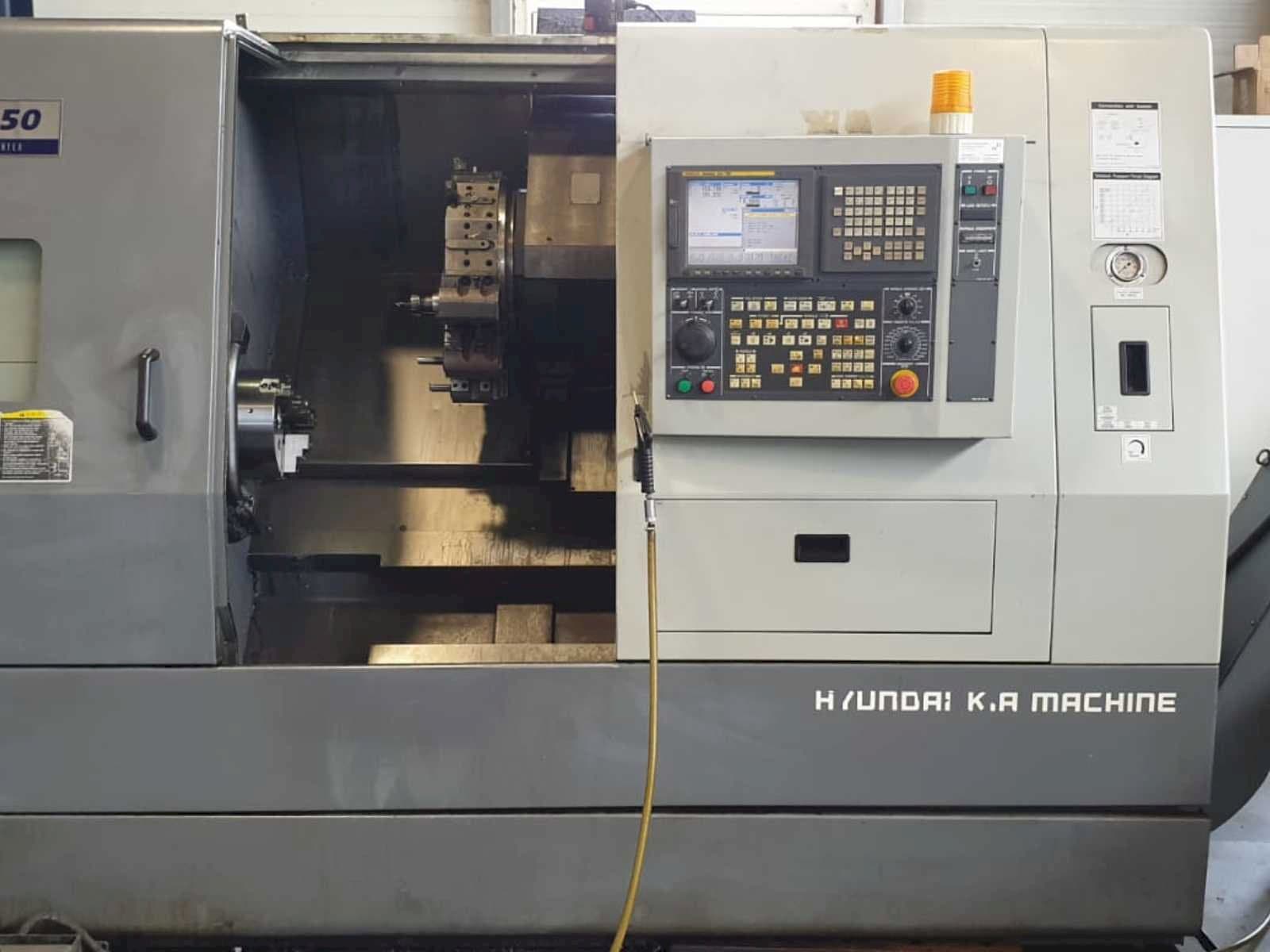 Front view of Hyundai Kia SKT250  machine