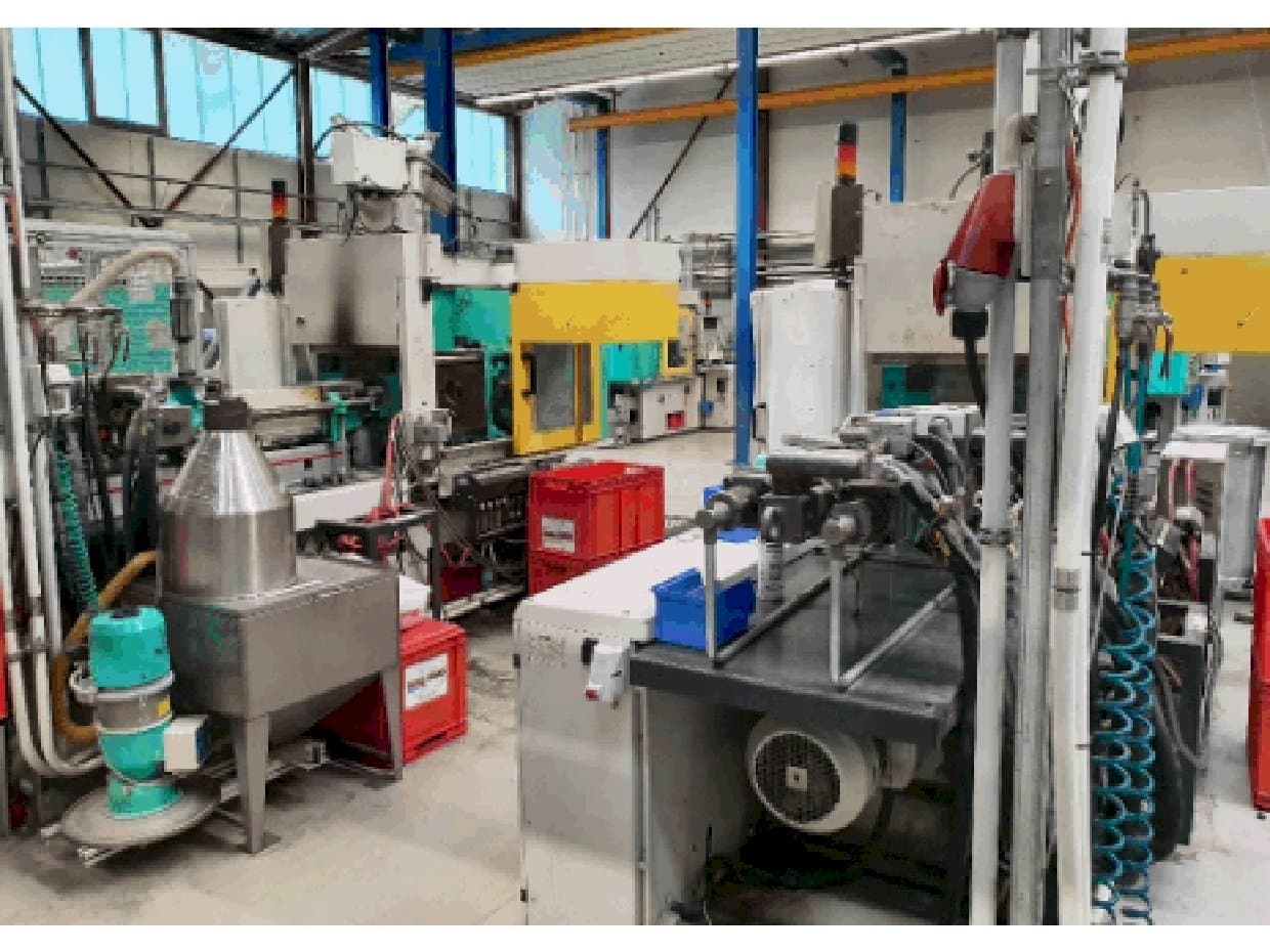 Side view of Arburg 320 C 600-250  machine