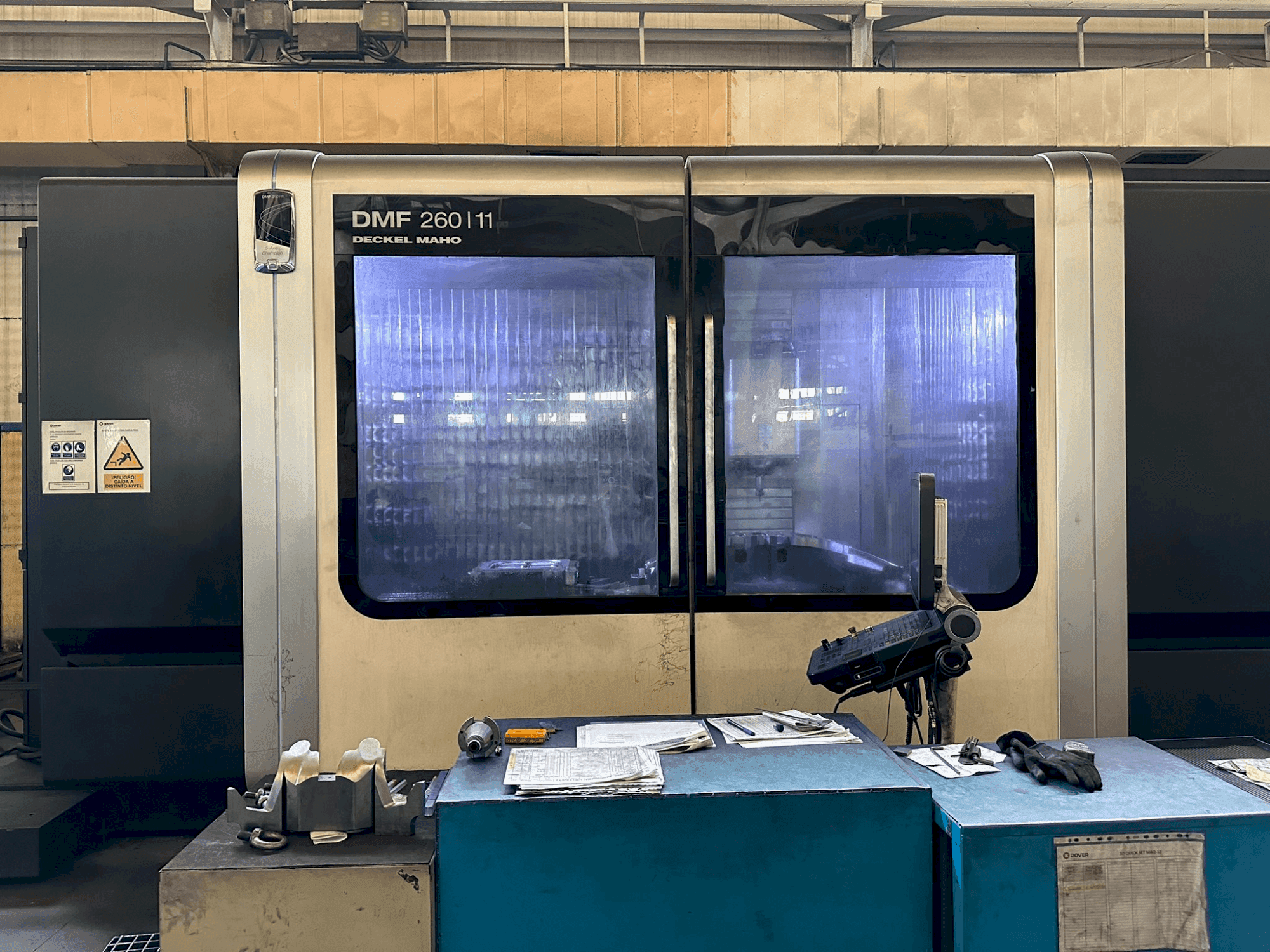 Front view of DMG MORI DMF 260-11 (2014)  machine