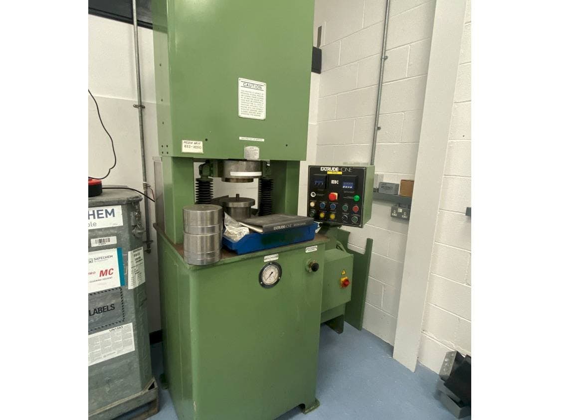 Front view of Extrude Hone Vector Series  machine