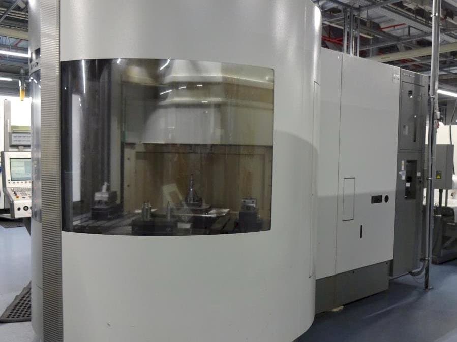 Front view of DECKEL MAHO DMC 60 T RS3  machine