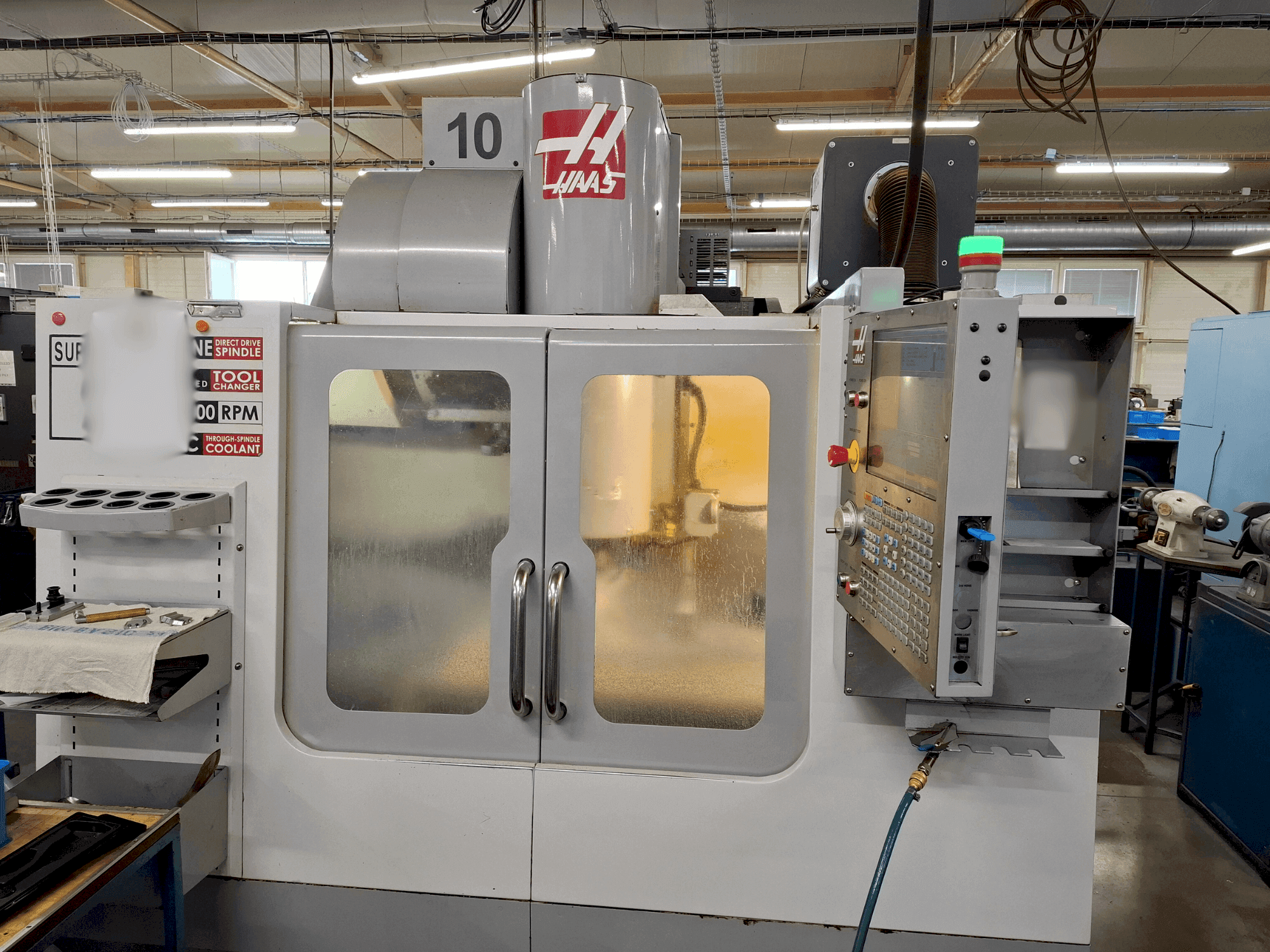 Front view of HAAS VF-2SSHE  machine