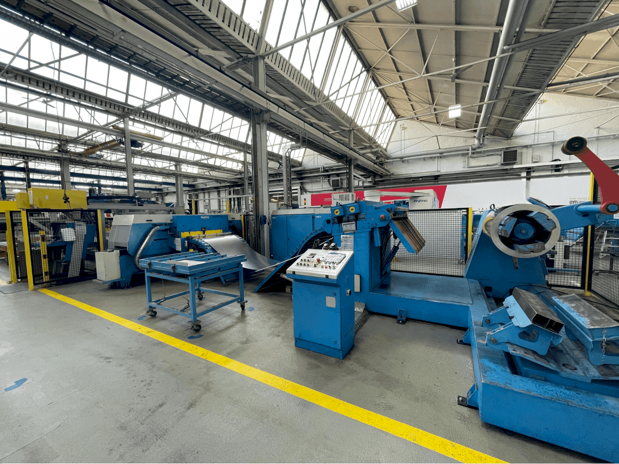 Front view of Pivatic P125  machine