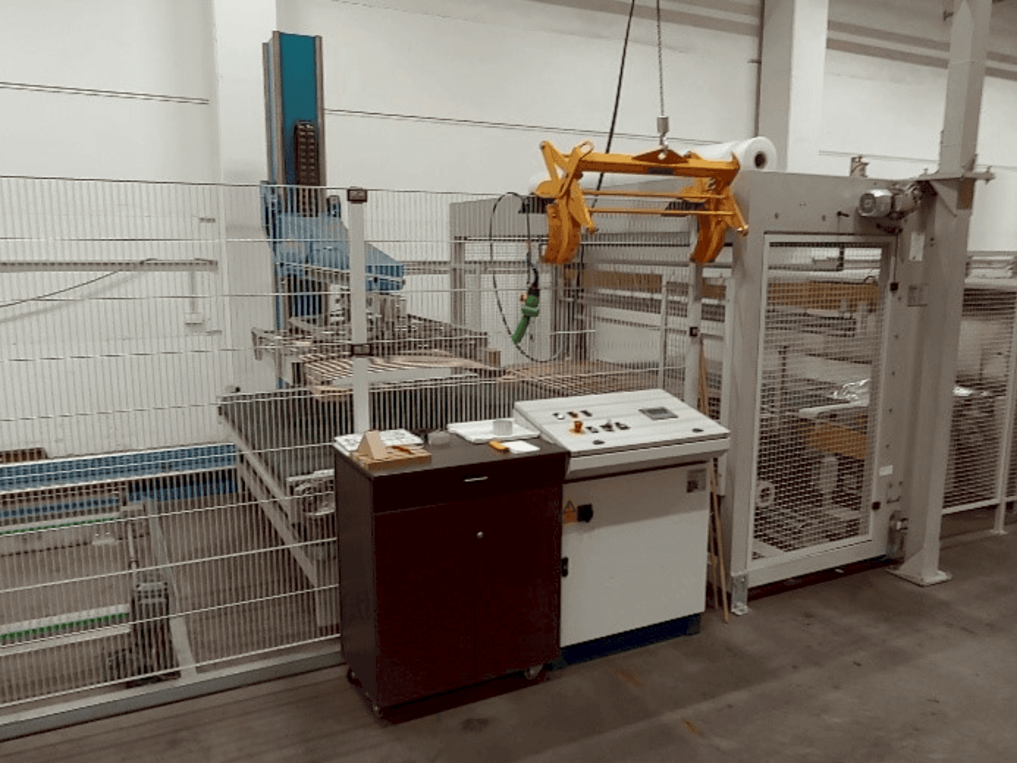 Front view of ERREGI 300 LP  machine