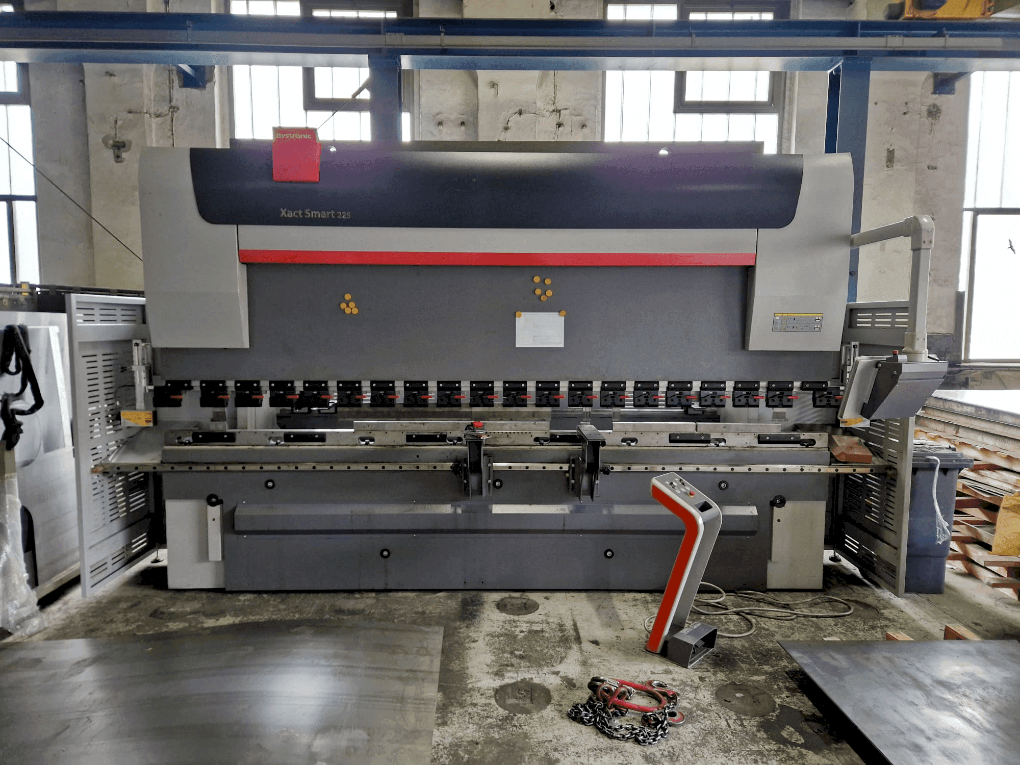 Front view of Bystronic Xact Smart 225/4100  machine