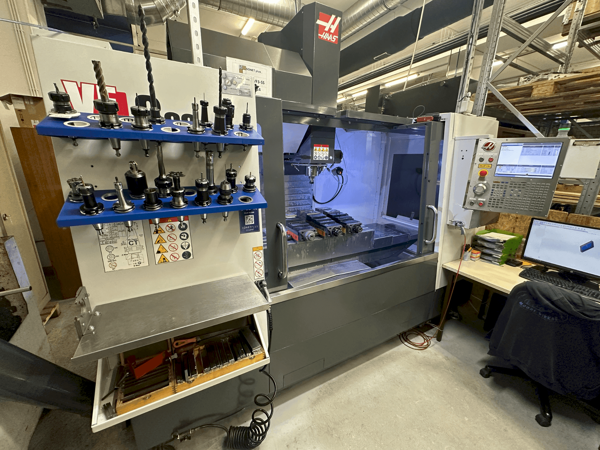 Front view of HAAS VF-3SS  machine