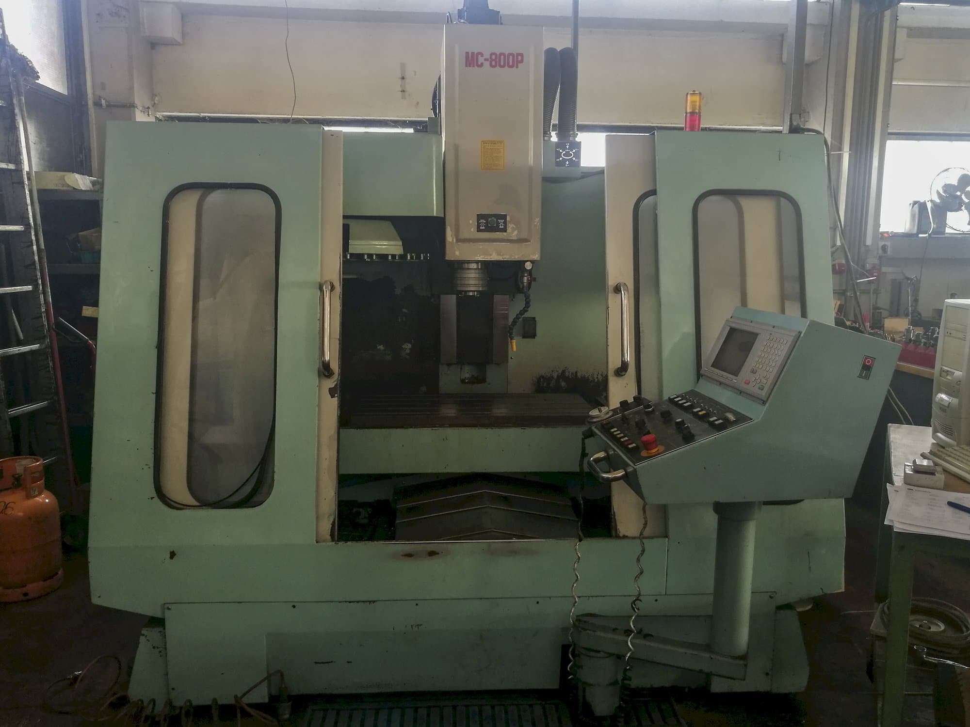 Front view of Eumach MC-800P Machine