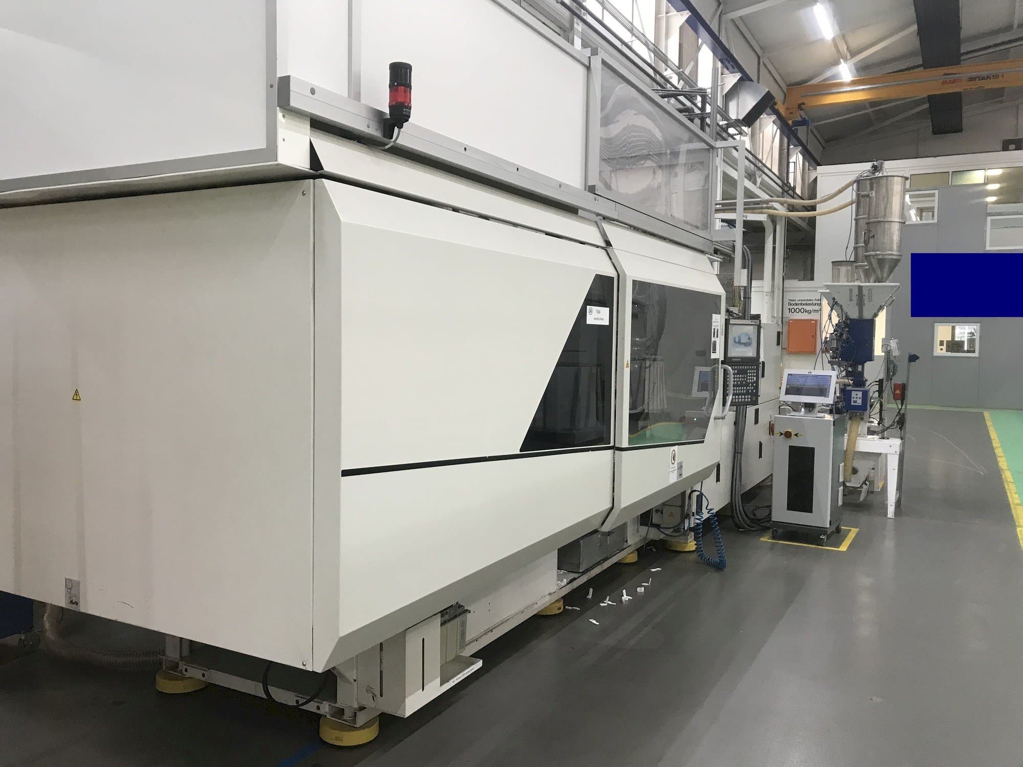 Front view of DEMAG SP 350/820-2500  machine