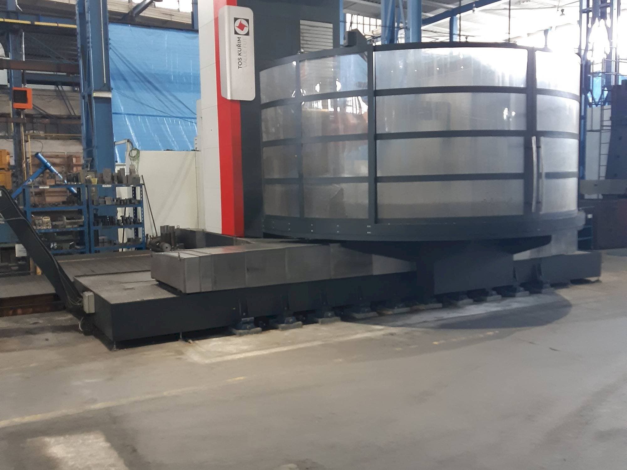 Front view of TOS Kurim FUT 150  machine