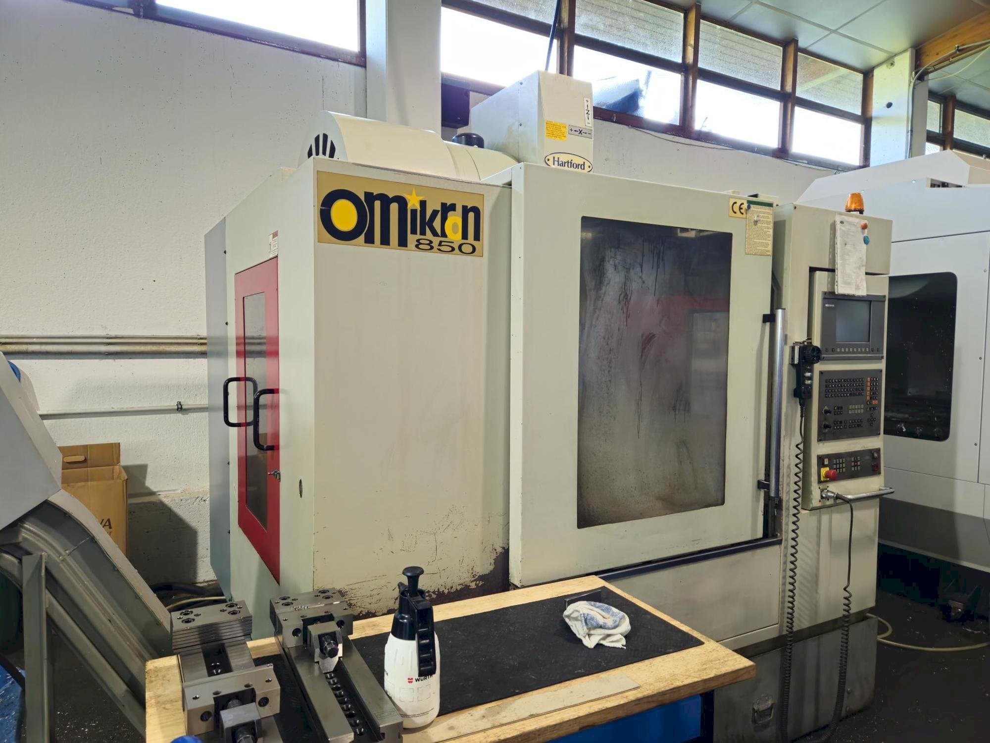 Front view of Hartford VMC 850AP  machine