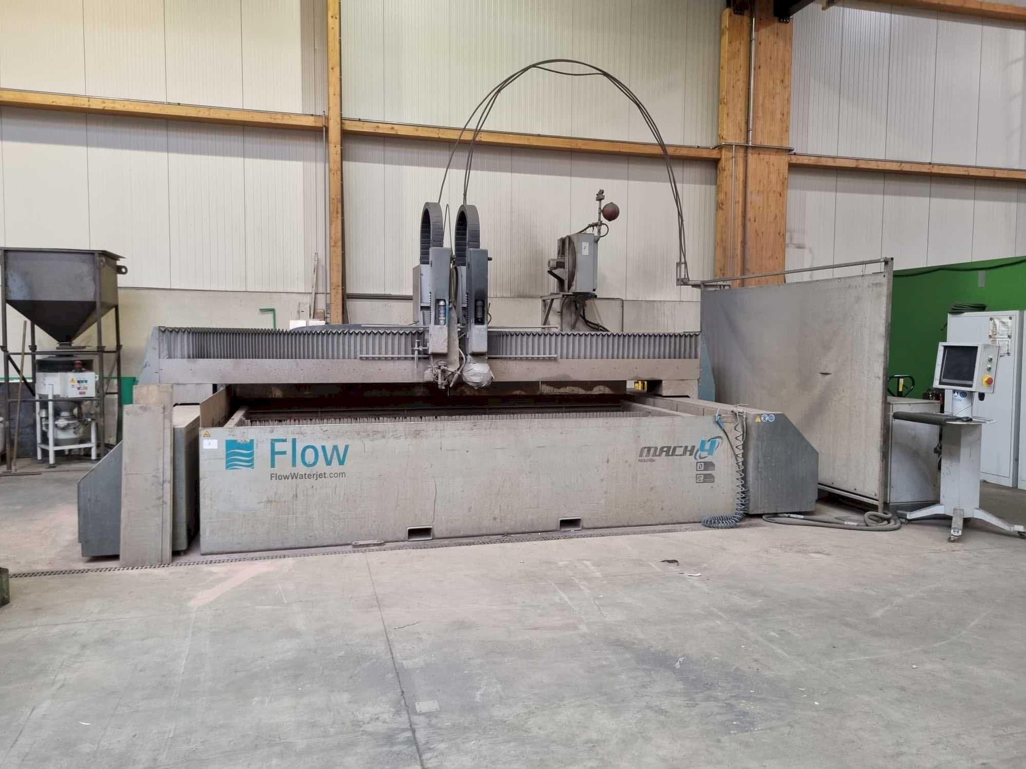 Front view of Flow WMC 2 4020 Mach 4  machine