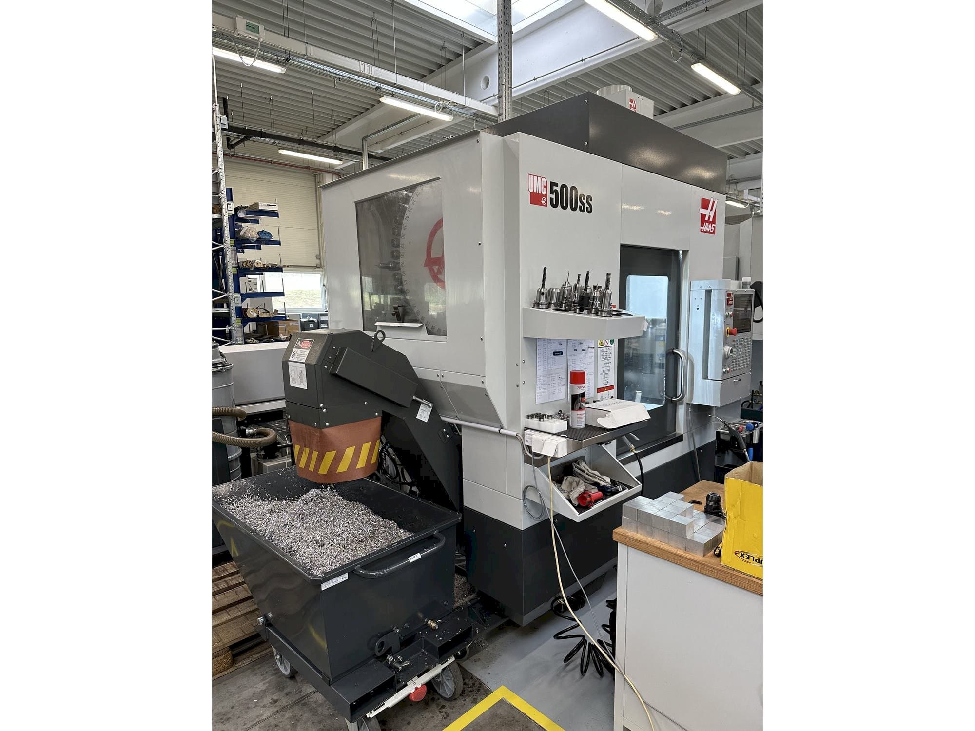 Front view of HAAS UMC-500SS  machine