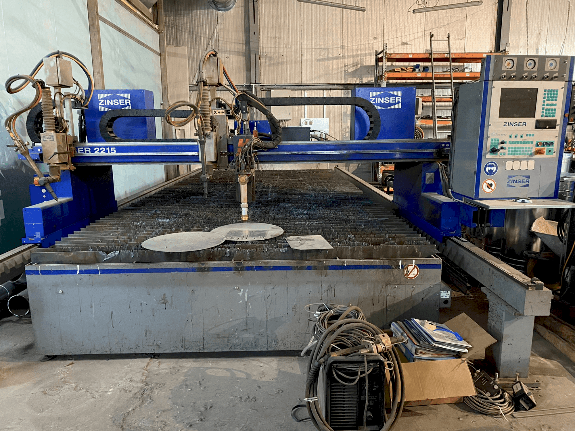 Front view of ZINSER 2215  machine