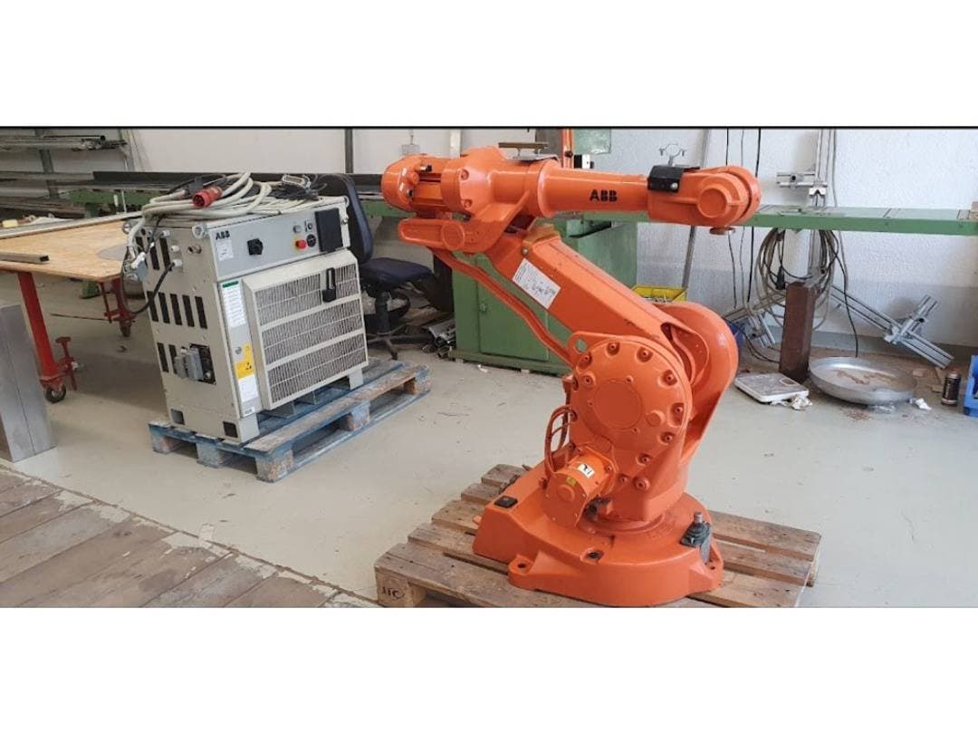 Front view of ABB IRB 2400 M2000  machine