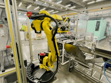Front view of FANUC M-20ia 35M  machine
