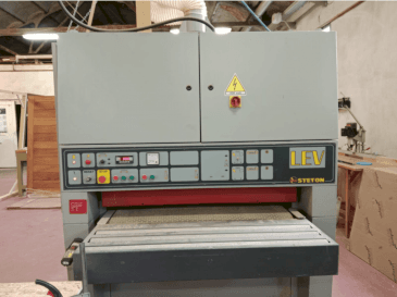Front view of STETON LEV2RR  machine
