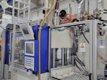 Front view of Battenfeld VM 150/750V R1520 UNIGLOG B6S  machine