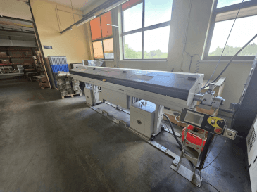 Front view of TOP Automazioni FUSION 352 SX  machine