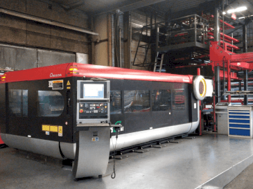 Front view of AMADA LC-3015F1NT 4kW CO2  machine