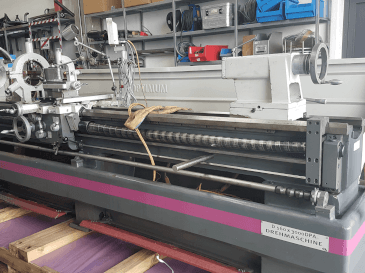 Front view of Optimum D 5600x3000  machine
