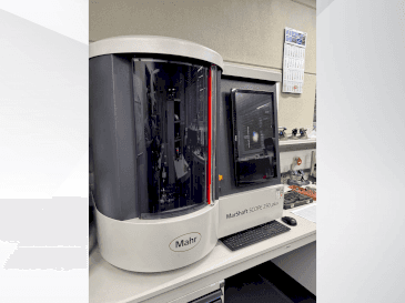Front view of MAHR MahrShaft SCOPE 250 plus  machine
