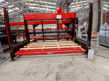 Front view of AMADA EMZ3612M2  machine