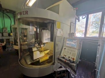 Front view of WALTER Helitronic Power  machine