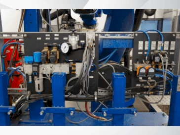 Front view of KUKA KR 100-2 HA 2000  machine