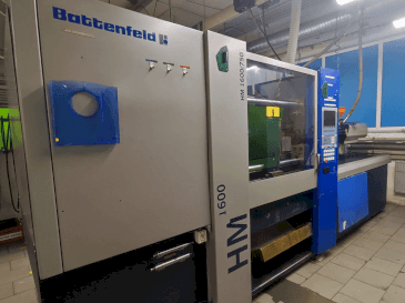 Front view of Battenfeld HM 1600/750  machine