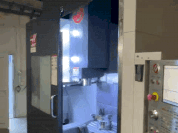 Front view of HAAS UMC-750  machine