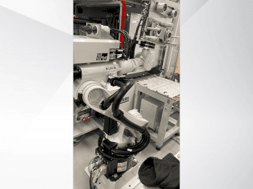 Front view of KUKA KR 22 R1610-2  machine
