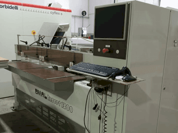 Front view of OMAL Insert 1300  machine