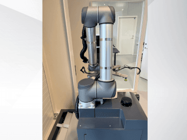 Front view of Universal Robots UR10  machine