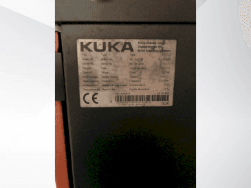 Front view of KUKA KR 90 R2700 pro machine