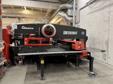 Front view of AMADA EM2510NT  machine