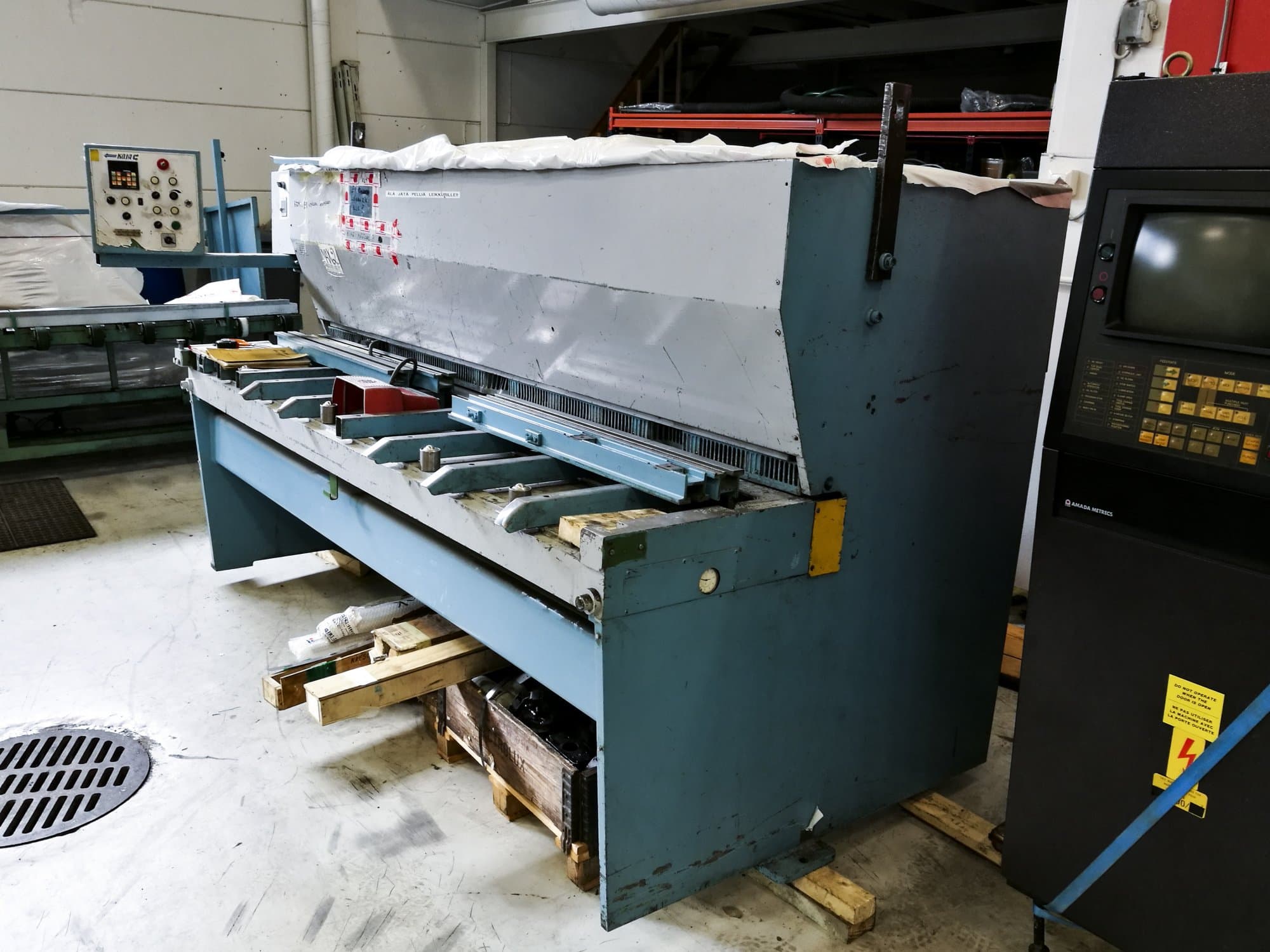 Front view of CHE 25/4 machine