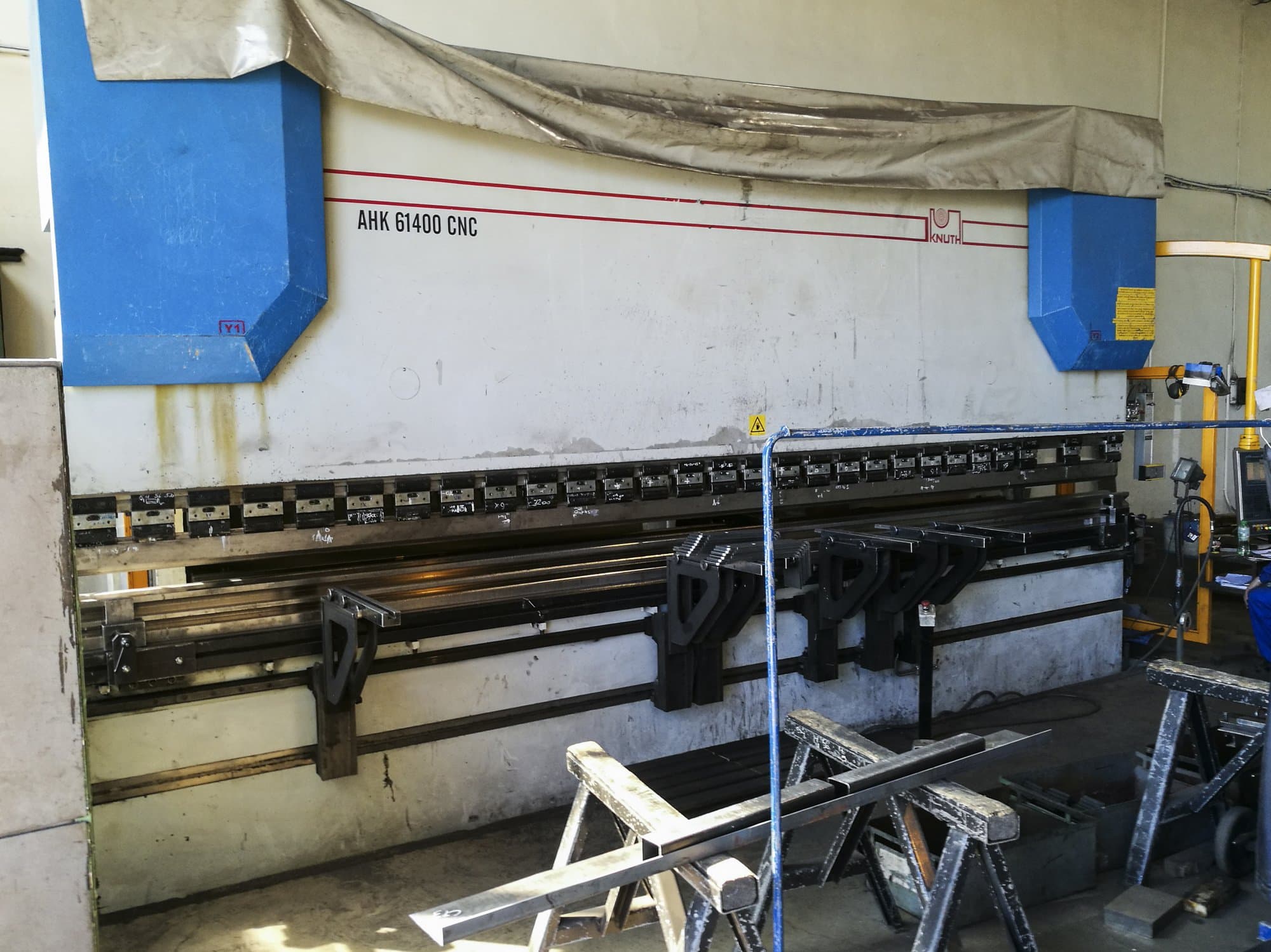 Left view of KNUTH AHK 61400 CNC Machine