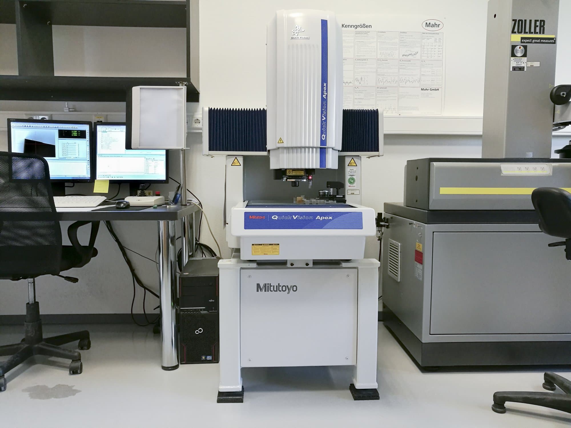 Front view of Mitutoyo QVT1-X302PIL-C machine