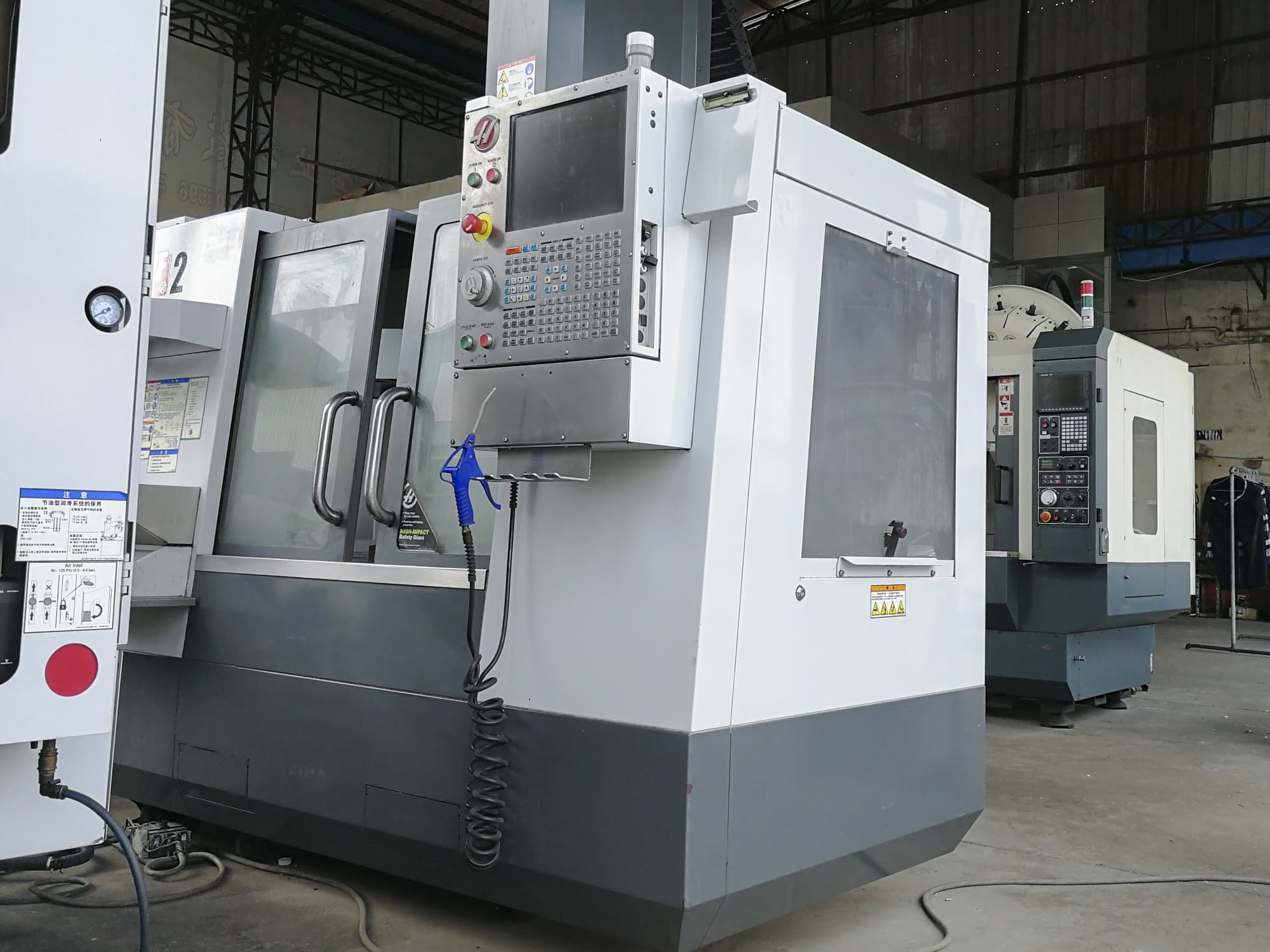 Right view of HAAS VF-2 machine