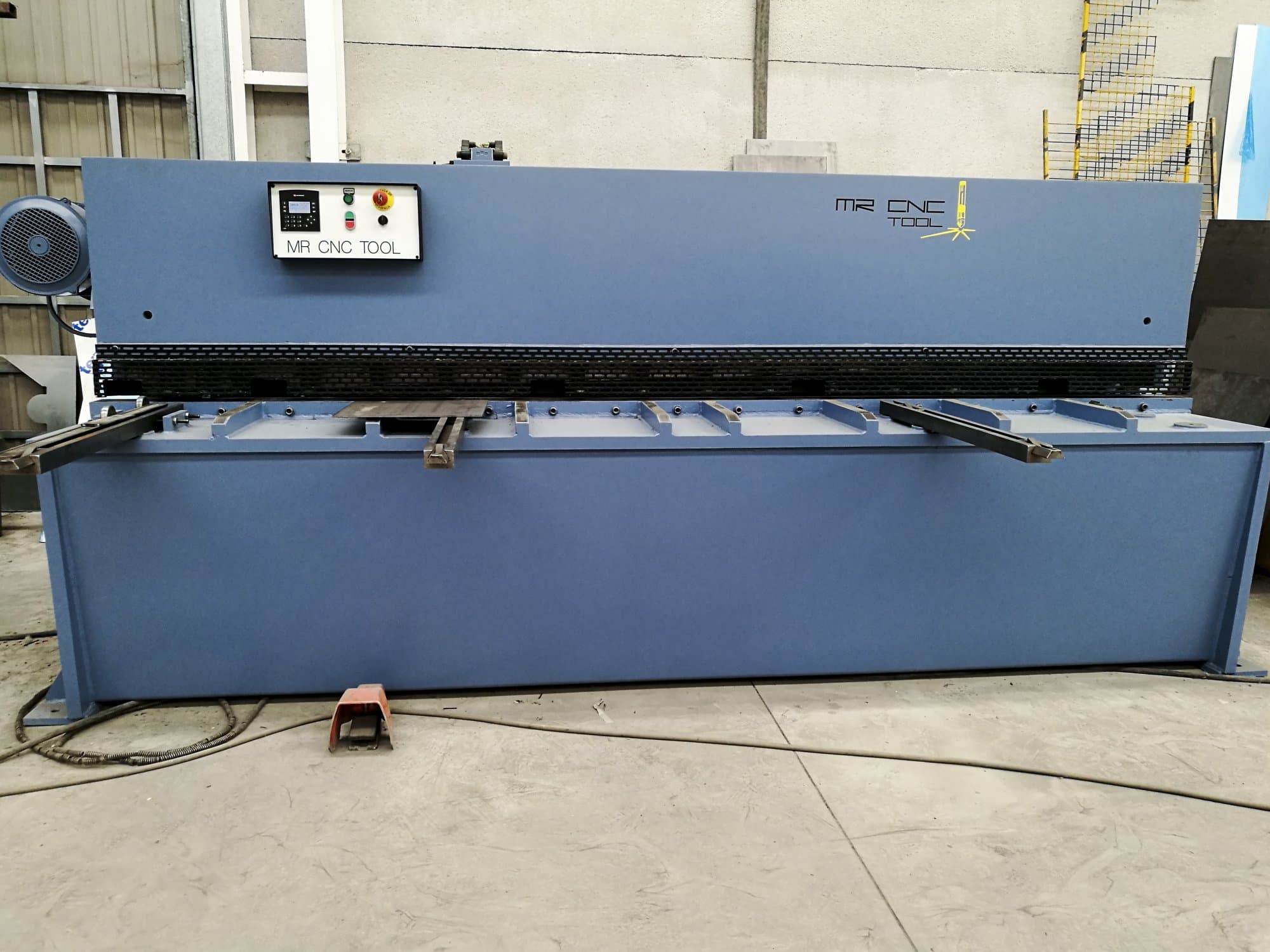 Front view of Loire Safe CHP-6/31 Machine