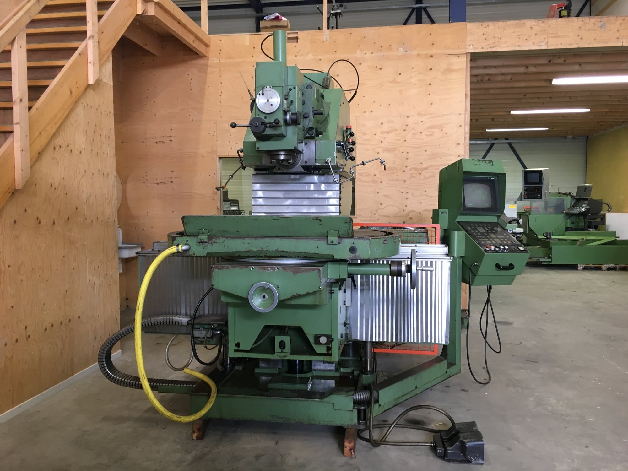 Front view of Maho MH 1000 C Machine