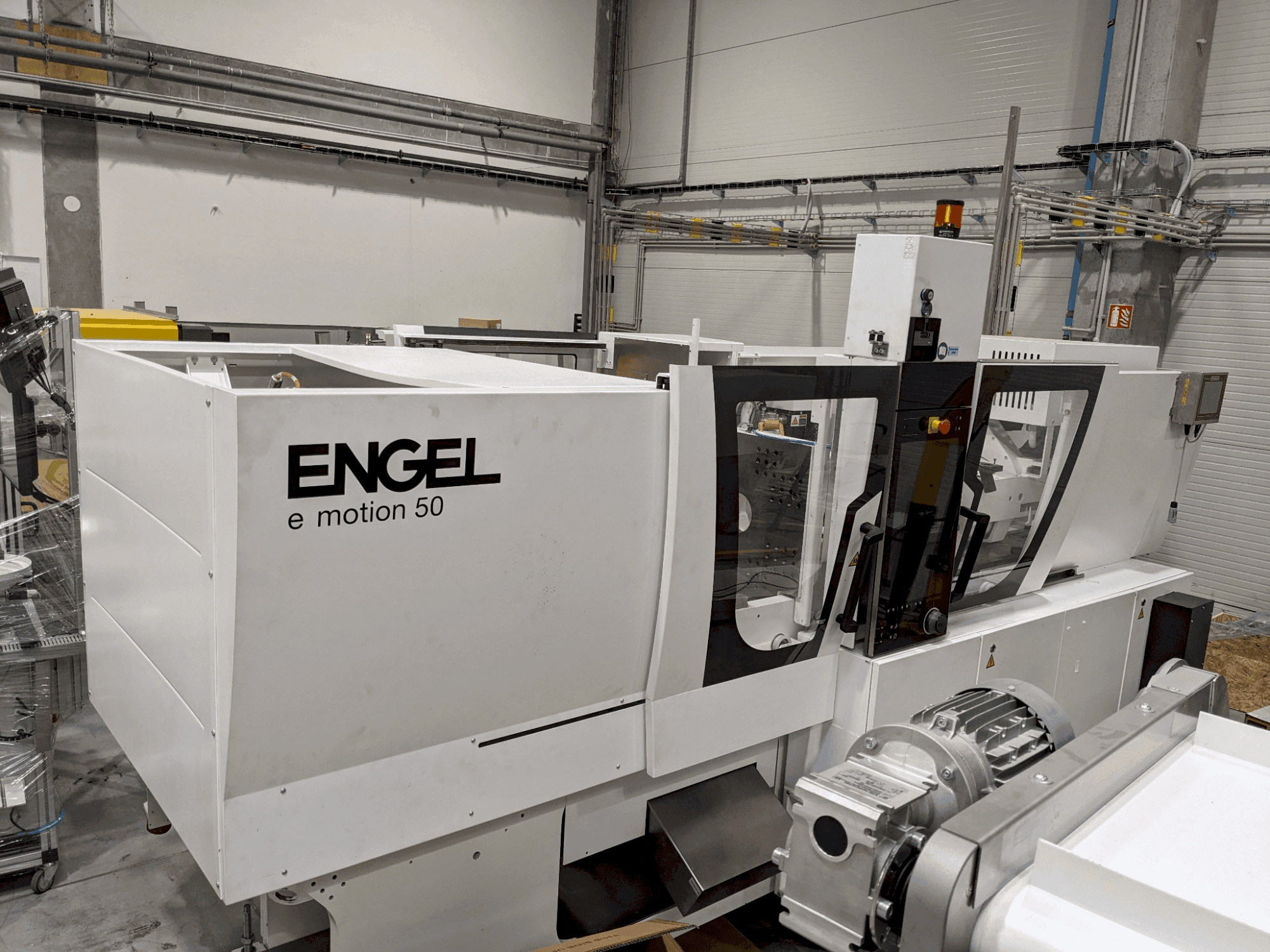Front view of Engel e-motion 170/50 TL machine