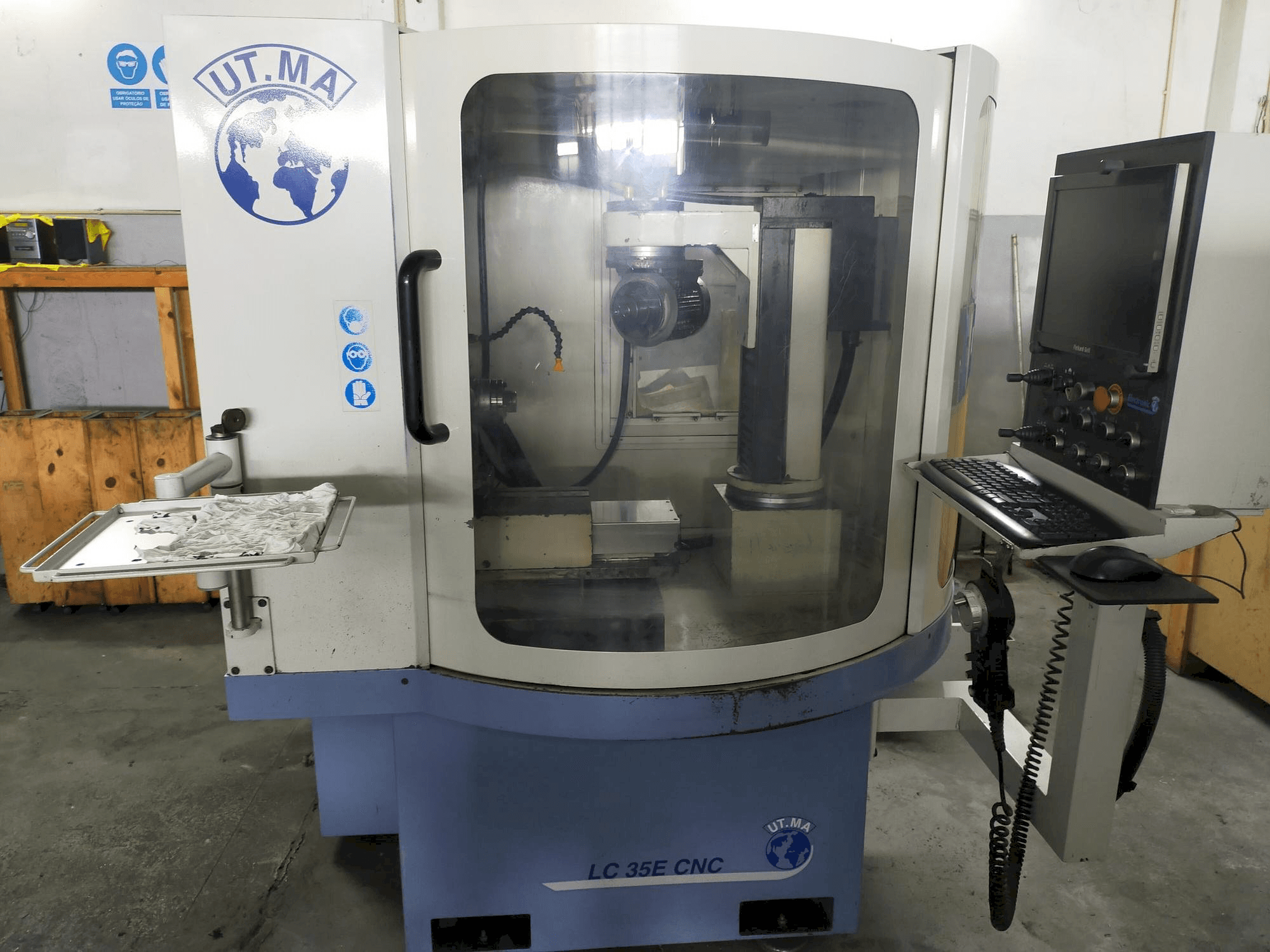 Front view of UT.MA LC 35E machine